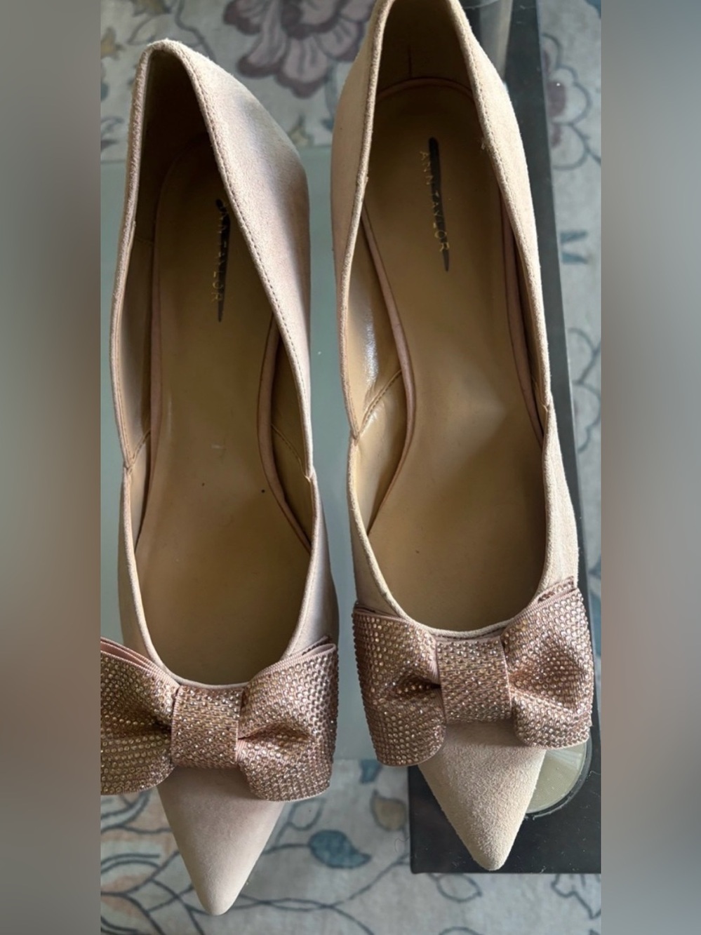 Ann Taylor Women’s Pointed Toe Bow kitten heels  in Light Pink